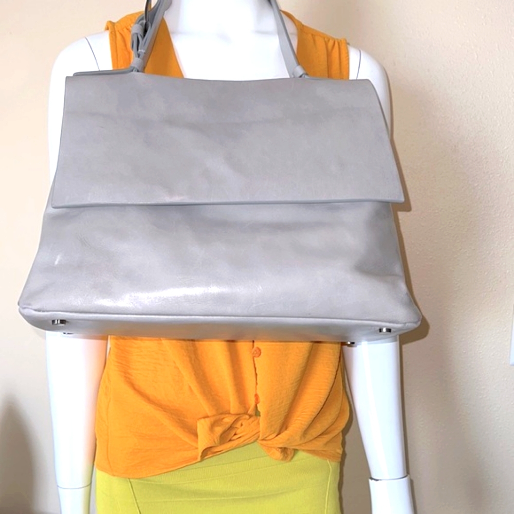 Lia Numa Italian leather purse, good condition.